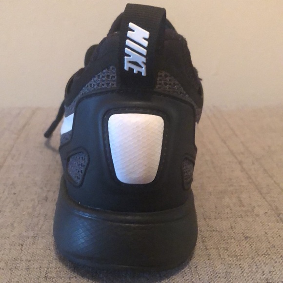 Women’s Nike Duel Racer sneaker - Picture 3 of 4